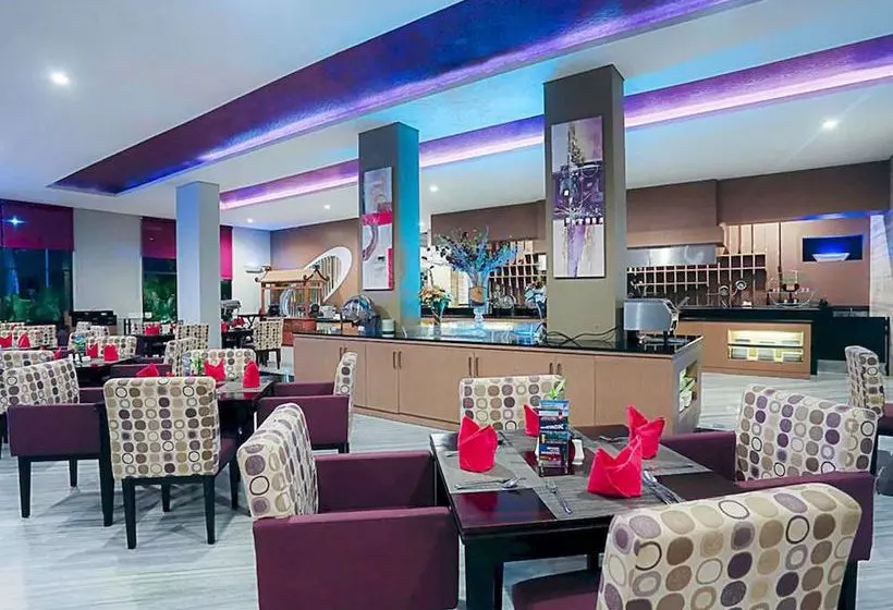 Отель Mercure Palu