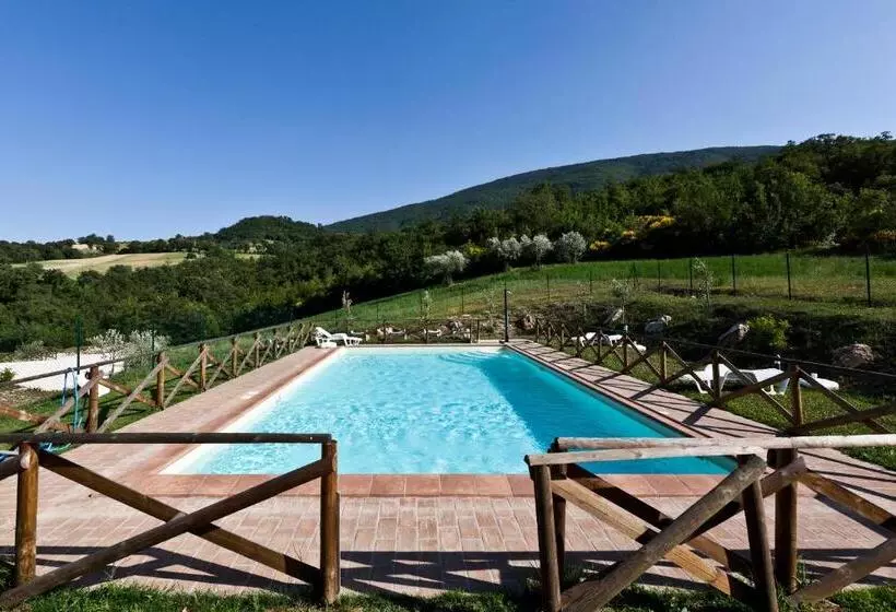 فندق Relais Parco Del Subasio