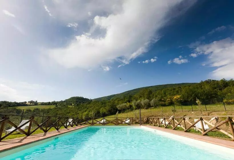 فندق Relais Parco Del Subasio