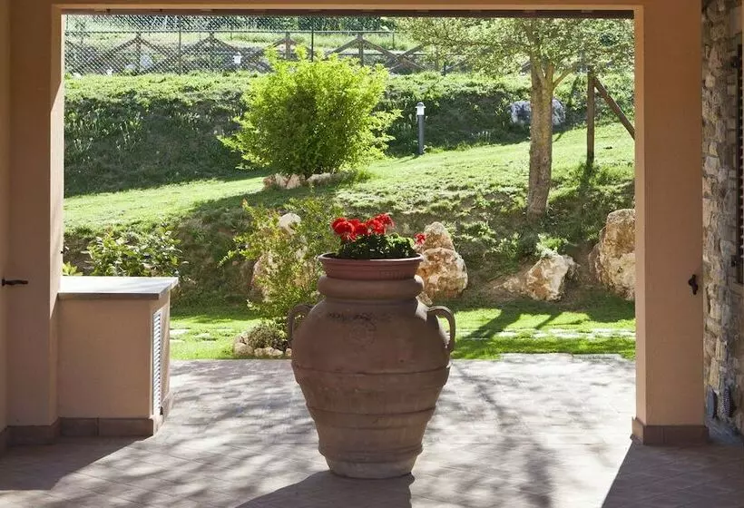 فندق Relais Parco Del Subasio