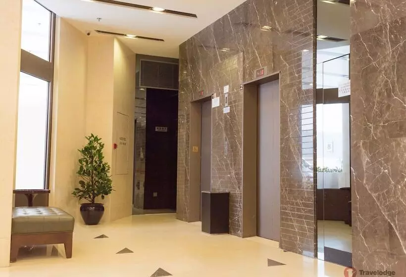 هتل Travelodge Kowloon