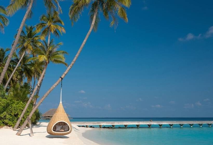 هتل Velaa Private Island