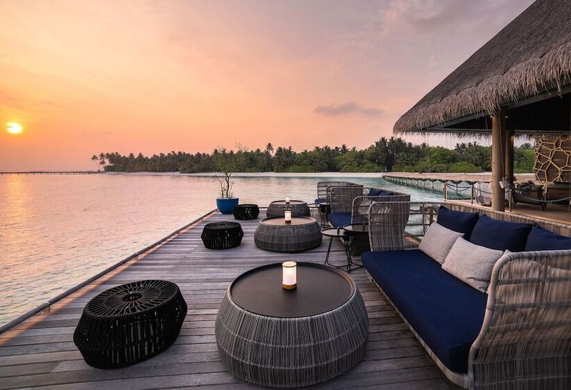 هتل Velaa Private Island