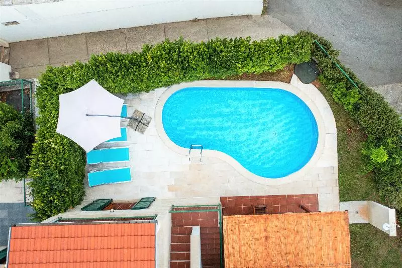 Отель Villa Liza 70 M Away From Sea