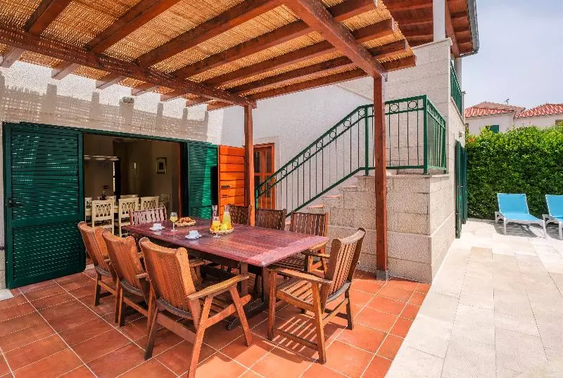 Отель Villa Liza 70 M Away From Sea