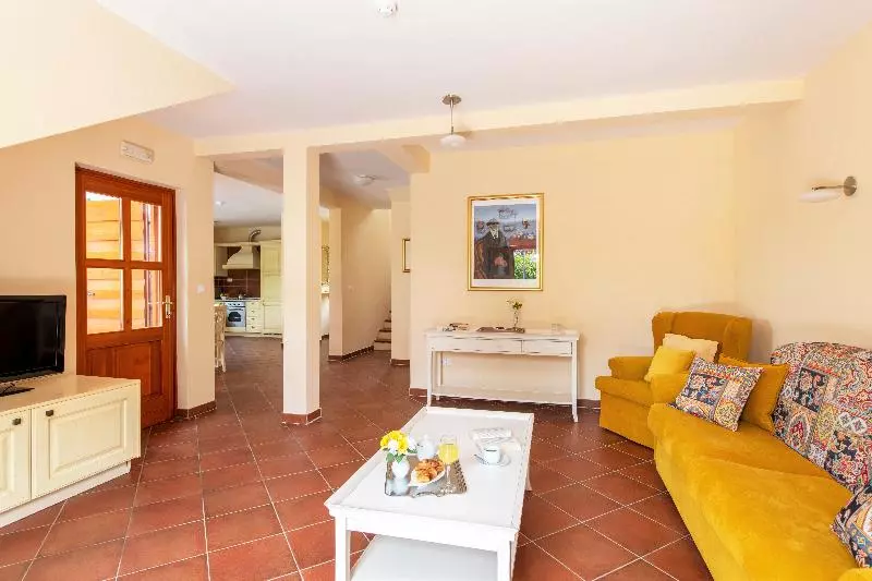 Отель Villa Liza 70 M Away From Sea