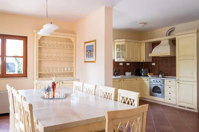 Отель Villa Liza 70 M Away From Sea