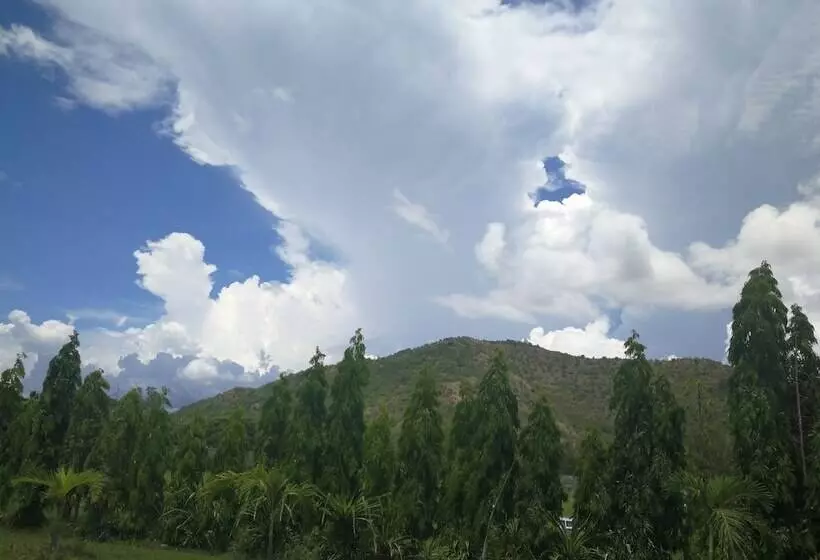 Hotelli Hidaway Resort