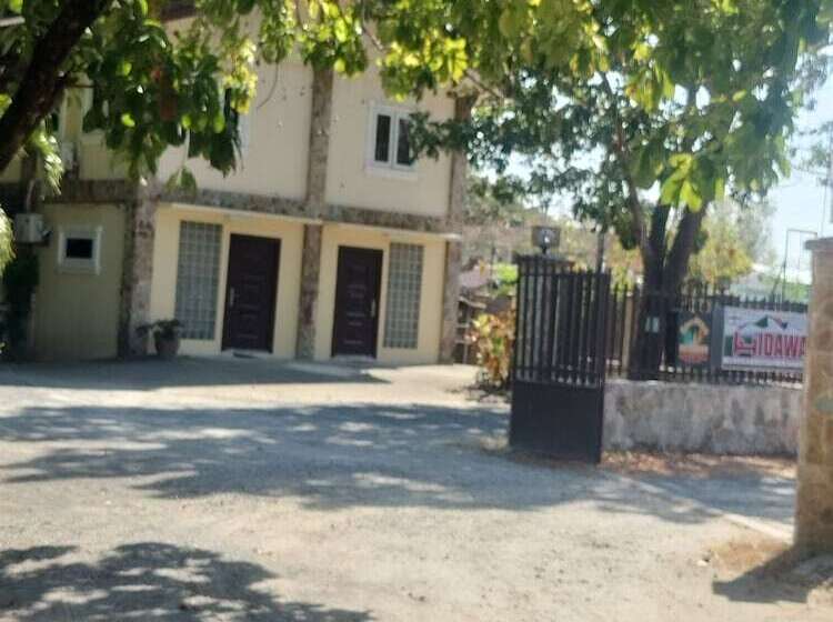 فندق Hidaway Resort