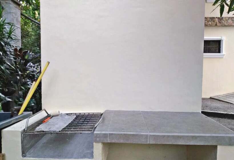 فندق Hidaway Resort