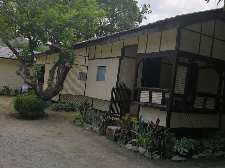 فندق Hidaway Resort