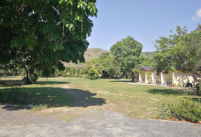 فندق Hidaway Resort