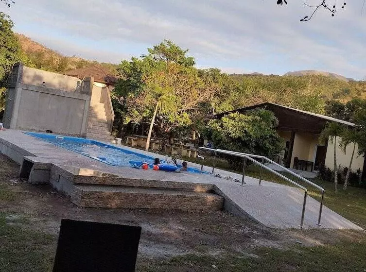 Hotelli Hidaway Resort