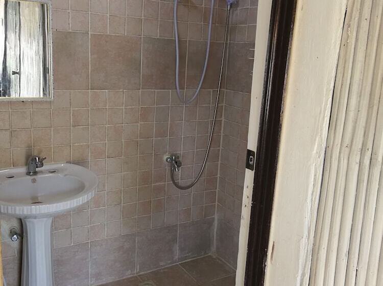 فندق Hidaway Resort