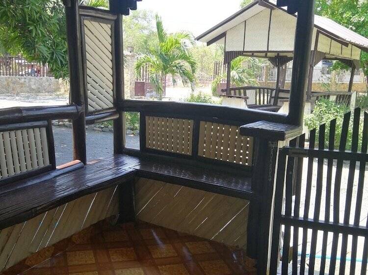 فندق Hidaway Resort