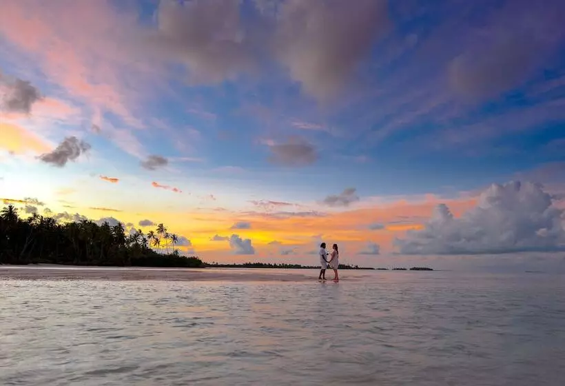 هتل Rahaa Resort Maldives