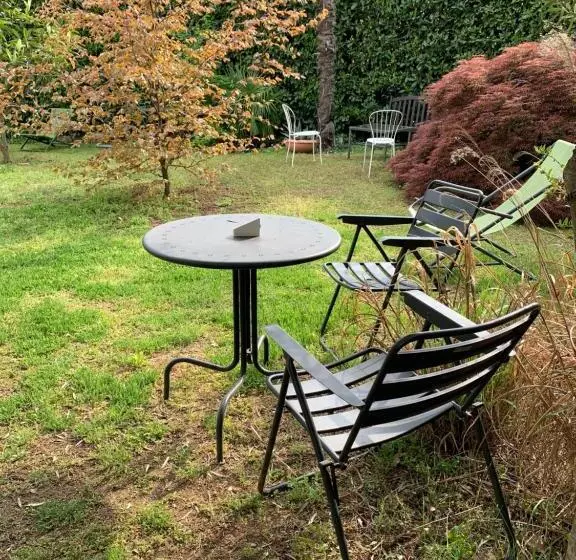 ベッドアンドブレックファースト Casabella Lago Maggiore