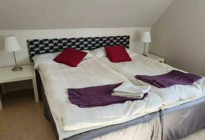 Aamiaismajoitus (B&B) Grimslöv Wärdshus