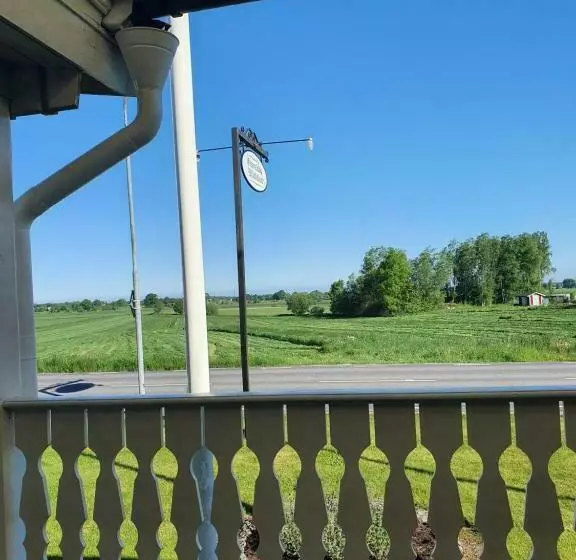 Aamiaismajoitus (B&B) Grimslöv Wärdshus