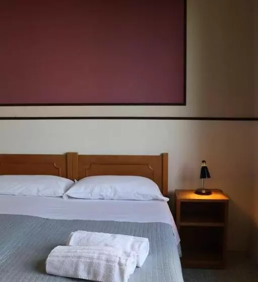 Aamiaismajoitus (B&B) Ostello E Camere Private Prima Luce Foresteria