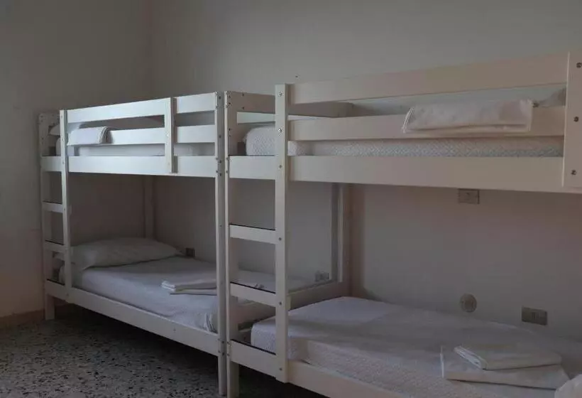 Aamiaismajoitus (B&B) Ostello E Camere Private Prima Luce Foresteria