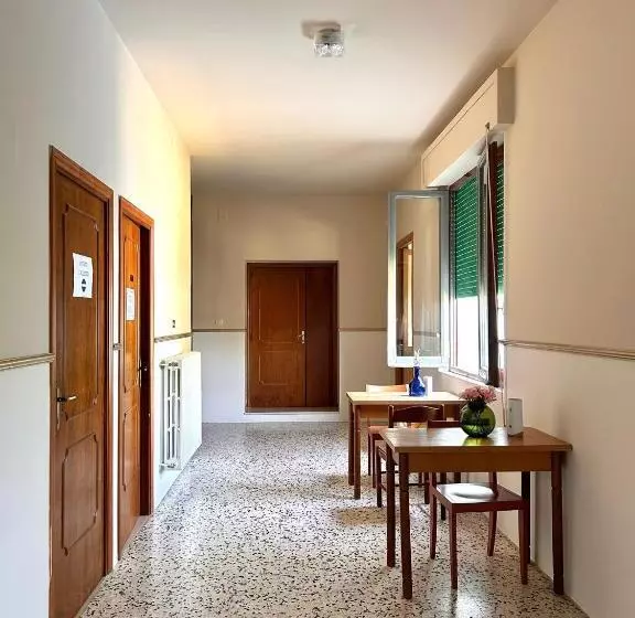 Aamiaismajoitus (B&B) Ostello E Camere Private Prima Luce Foresteria