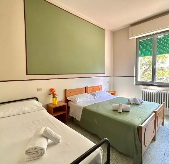 Aamiaismajoitus (B&B) Ostello E Camere Private Prima Luce Foresteria