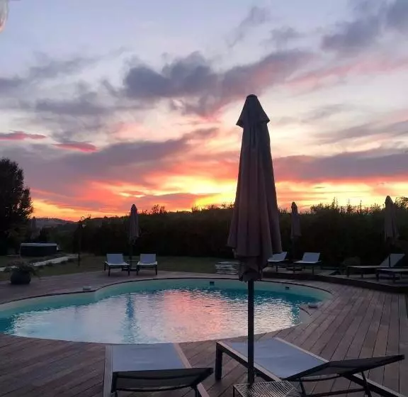 Aamiaismajoitus (B&B) Villa Morro Suites