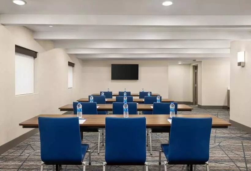 ホテル Holiday Inn Express & Suites Evansville Downtown, An Ihg