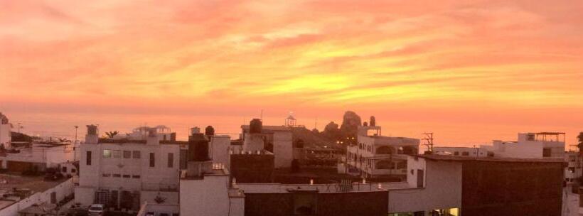 膳宿费 Bravo Surf Camp Punta Rocas