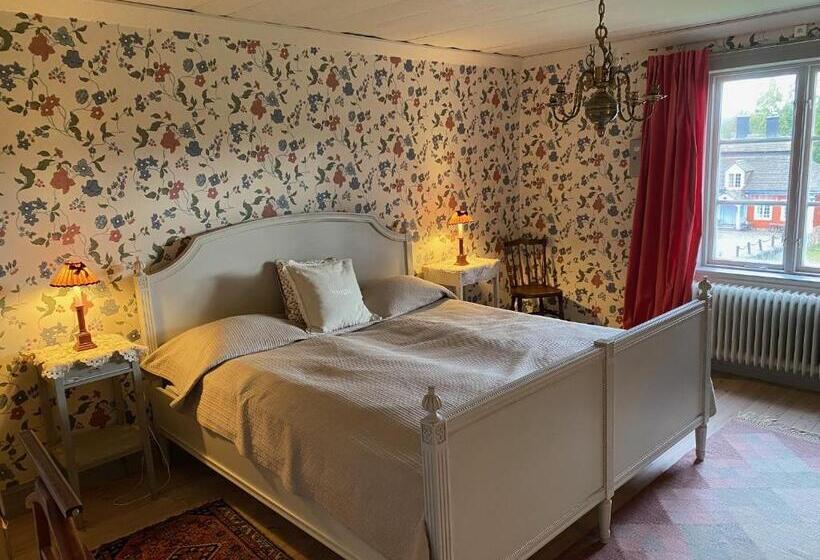 פנסיון Handlarens Villa   Vandrarhem De Luxe