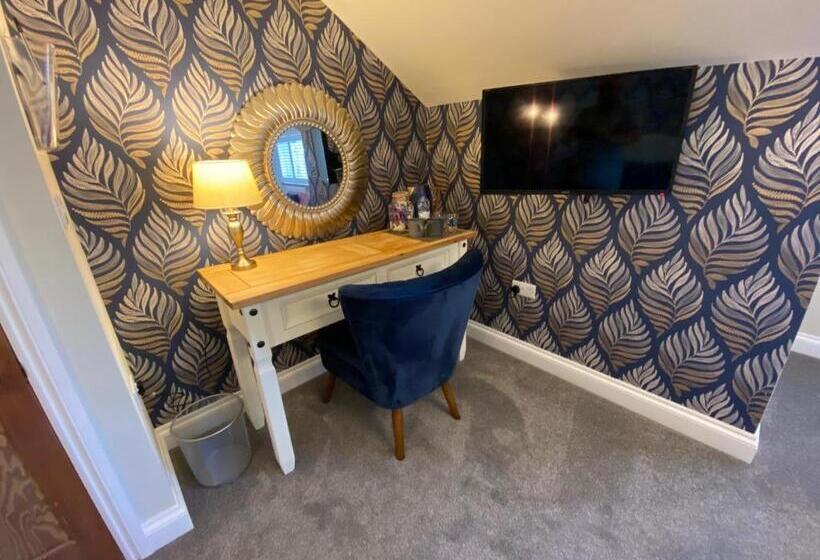 Bed and Breakfast East Llanteg Guest House