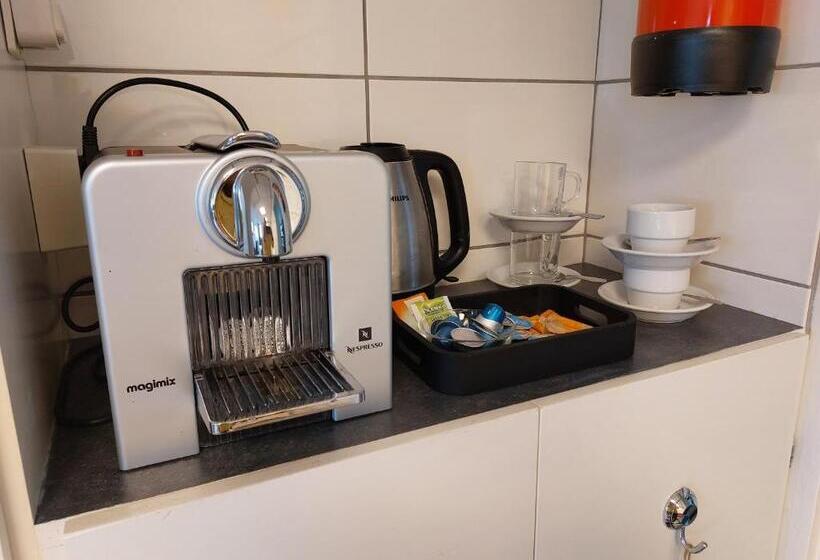 تختخواب و صبحانه Gasthuys De Peel