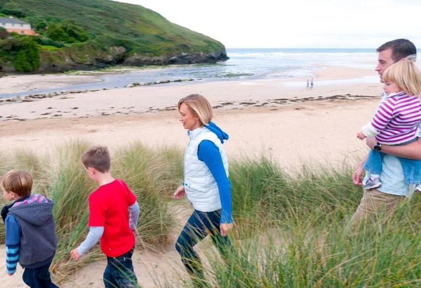 Hot Tub Lodge At Retallack Resort With 2