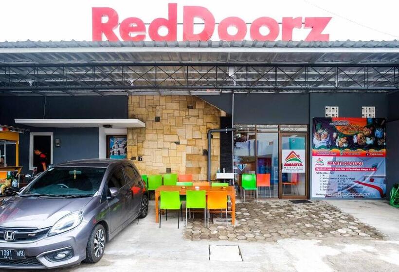 Hotell Reddoorz Hostel Near Lawang Sewu Semarang