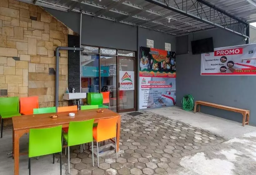 ホテル Reddoorz Hostel Near Lawang Sewu Semarang