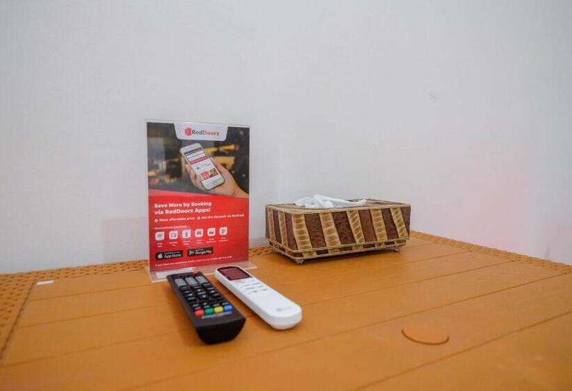 Hotell Reddoorz Hostel Near Lawang Sewu Semarang