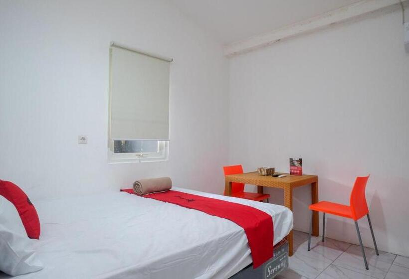 Hotell Reddoorz Hostel Near Lawang Sewu Semarang