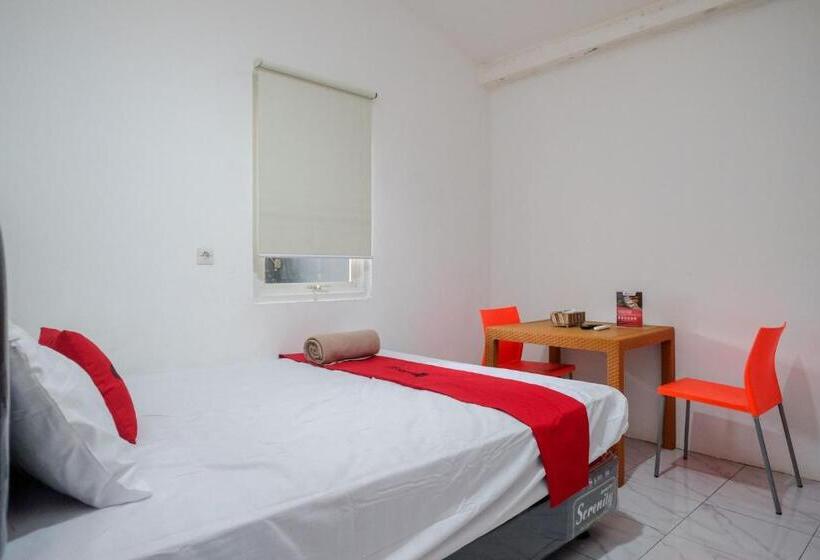 Hotell Reddoorz Hostel Near Lawang Sewu Semarang