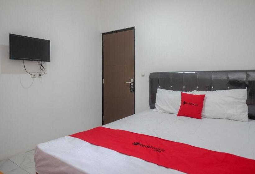Hotell Reddoorz Hostel Near Lawang Sewu Semarang