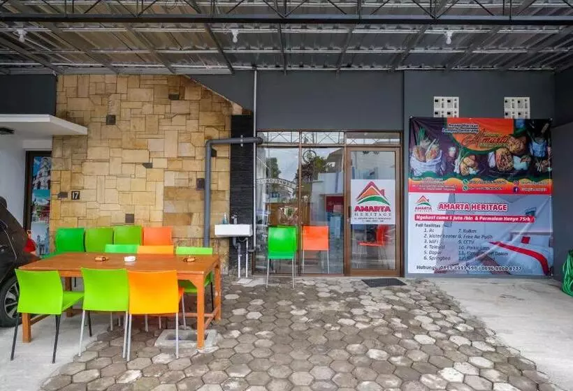 ホテル Reddoorz Hostel Near Lawang Sewu Semarang