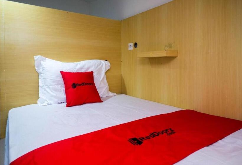 Hotell Reddoorz Hostel Near Lawang Sewu Semarang