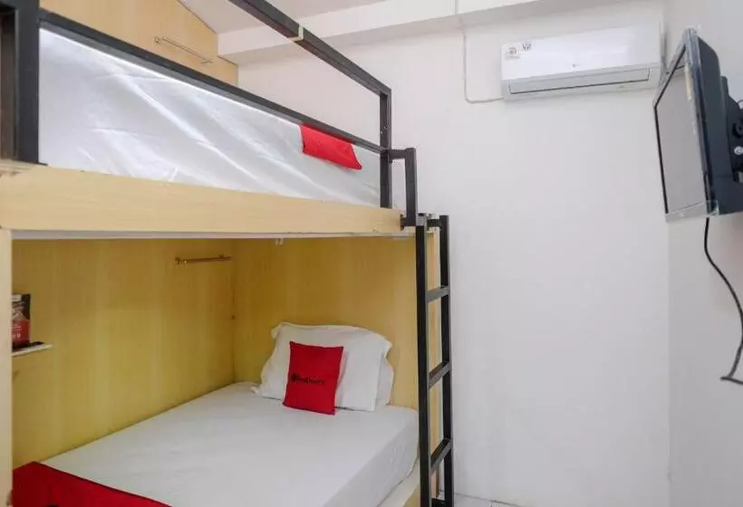 ホテル Reddoorz Hostel Near Lawang Sewu Semarang