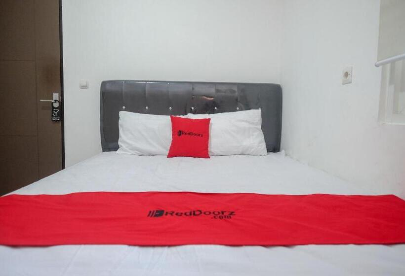Hotell Reddoorz Hostel Near Lawang Sewu Semarang