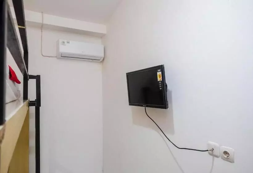 ホテル Reddoorz Hostel Near Lawang Sewu Semarang