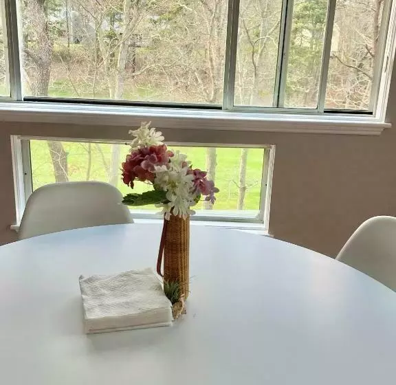 Lovely Condo On Golf Course With Country Club