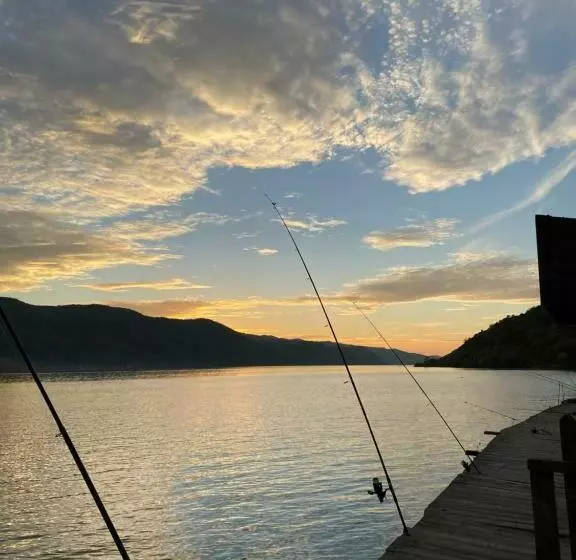 Pensiunea Belvedere Yachtclub Berzasca