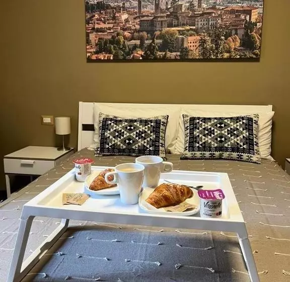 تختخواب و صبحانه Bergamoincity