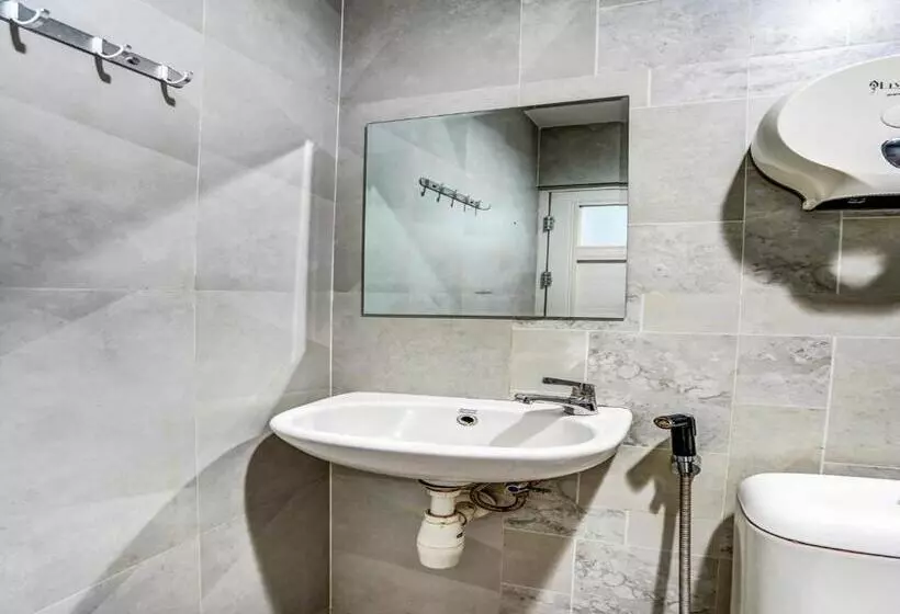 ホテル Capital O 90888 Bintang Diponggo Residence