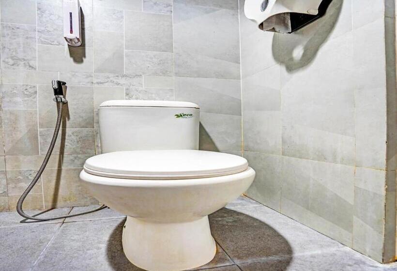 בית מלון כפרי Capital O 90888 Bintang Diponggo Residence